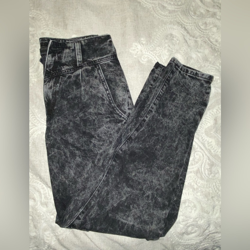Women’s Black distressed jeans size 5